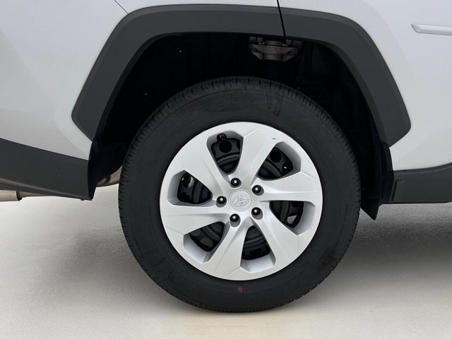 Used 2025 Toyota RAV4 LE AWD/4WD image 28