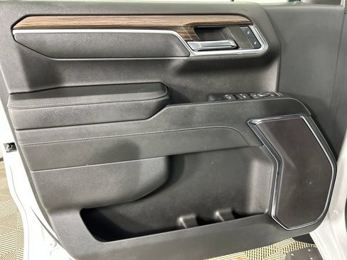 Used 2023 Chevrolet Silverado 1500 LT AWD/4WD image 12