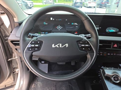 Used 2022 Kia EV6 Wind RWD image 32