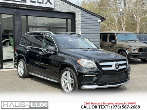 Used 2014 Mercedes-Benz GL 550 4MATIC w/ Driver Assistance Package image 5