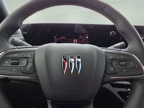 New 2026 Buick Envista Avenir image 13