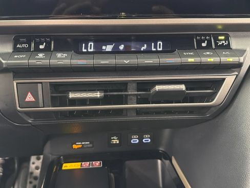 Used 2025 Toyota Camry XSE FWD image 35