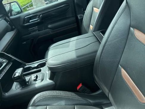 Used 2023 GMC Sierra 1500 AT4 w/ Technology Package image 6