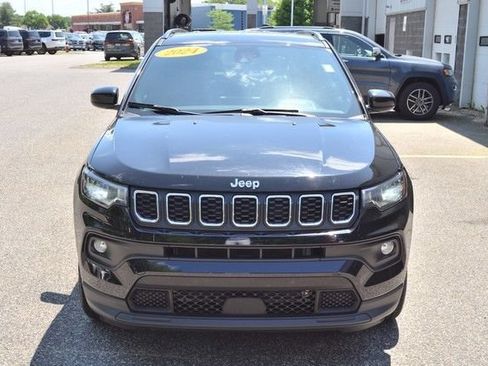 Used 2024 Jeep Compass Latitude AWD/4WD image 3