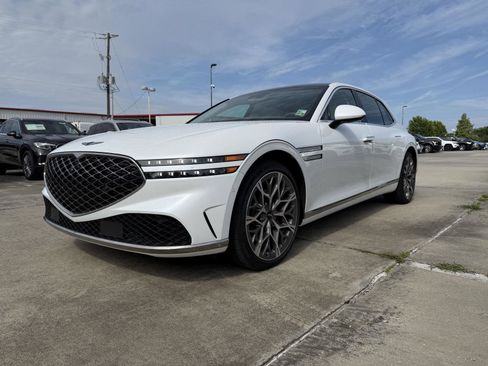 Used 2025 Genesis G90 3.5T AWD/4WD image 3