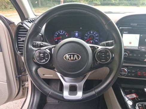 Used 2020 Kia Soul EX FWD image 16