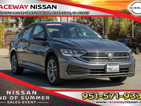 Used 2024 Volkswagen Jetta SE FWD image 1