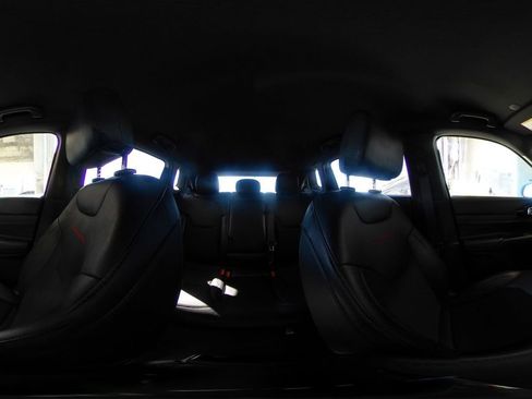 Used 2025 Jeep Compass Trailhawk w/ Trailer Tow Group image 41