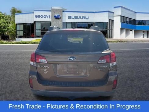 Used 2011 Subaru Outback 3.6R Limited w/ PWR Moonroof Pkg AWD/4WD image 5