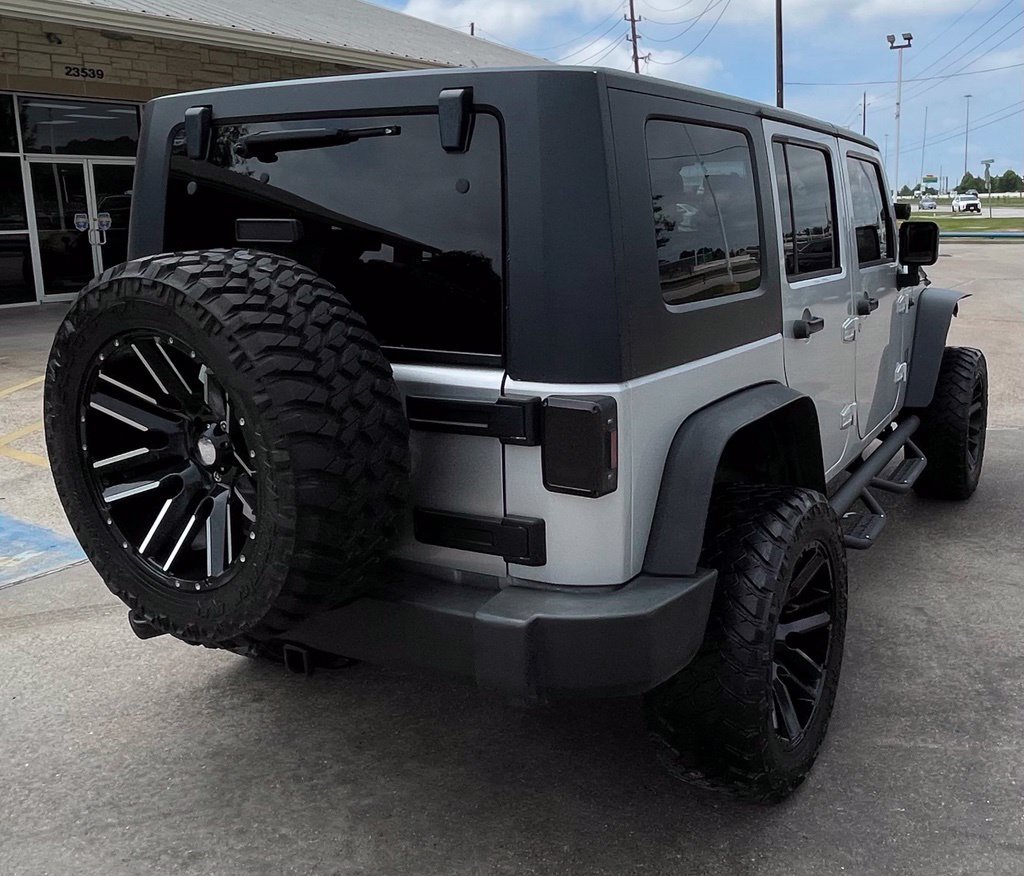 Used 2010 Jeep Wrangler Unlimited Rubicon AWD/4WD image 4