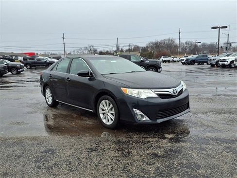 Used 2012 Toyota Camry XLE image 3