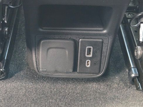 Used 2023 Chevrolet TrailBlazer LT w/ Convenience Package FWD image 17
