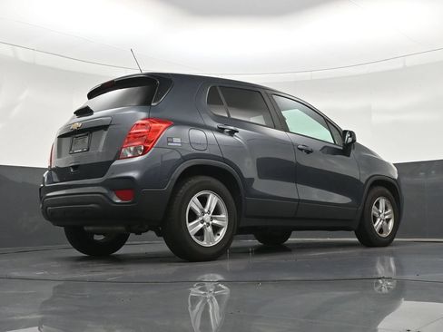 Used 2021 Chevrolet Trax LS w/ Tint and Cruise Package FWD image 27