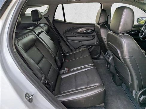 Used 2022 GMC Terrain SLT w/ Infotainment Package II FWD image 18