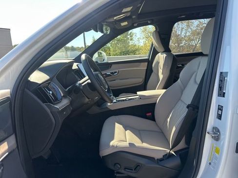New 2026 Volvo XC90 B6 Plus w/ Protection Package Premier image 13