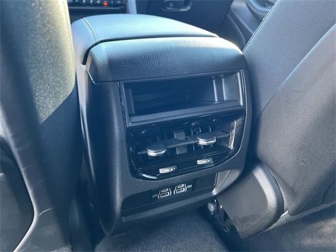 Used 2025 Jeep Grand Cherokee Laredo image 20