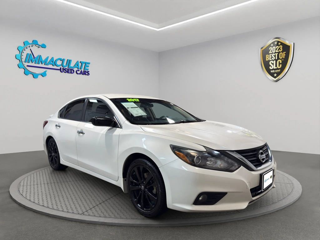 Used 2017 Nissan Altima 2.5 SR w/ Midnight Edition Package FWD image 7