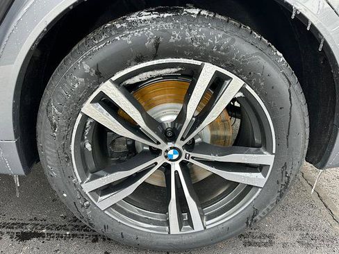 New 2026 BMW X7 M60i image 7