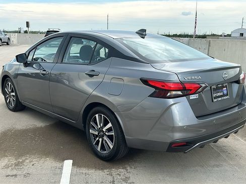 Used 2025 Nissan Versa SV FWD image 10