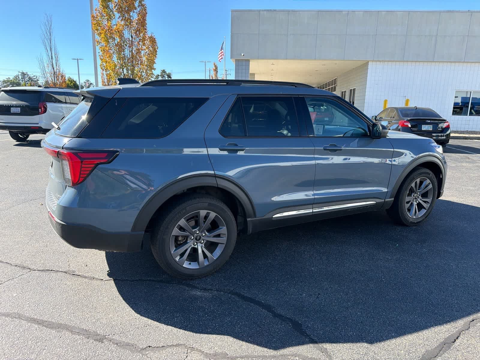 Used 2025 Ford Explorer Active w/ Active Comfort Package AWD/4WD image 8