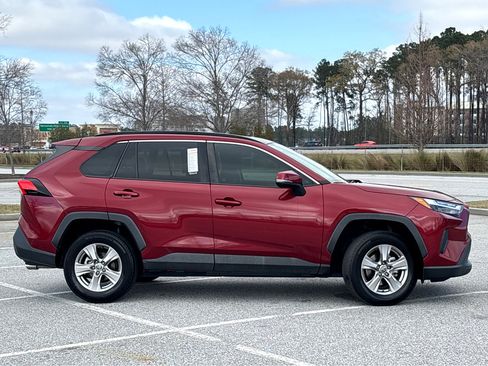 Used 2022 Toyota RAV4 XLE w/ Convenience Package image 24