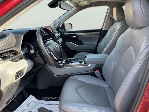 Used 2022 Toyota Highlander Limited AWD/4WD image 10