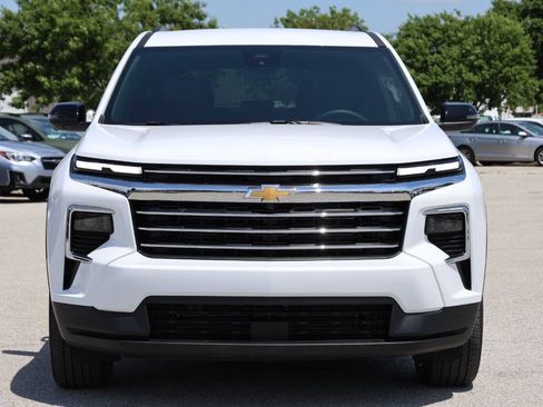 Used 2026 Chevrolet Traverse LT w/ Driver Confidence Package AWD/4WD image 2