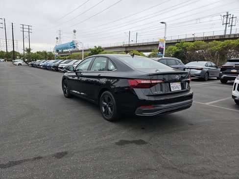 Used 2022 Volkswagen Jetta SE w/ Panoramic Sunroof Package FWD image 7