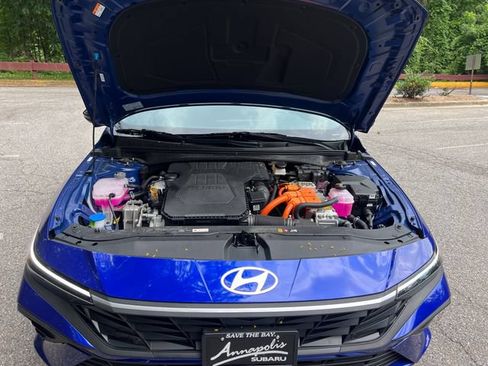 Used 2025 Hyundai Elantra SEL FWD image 5
