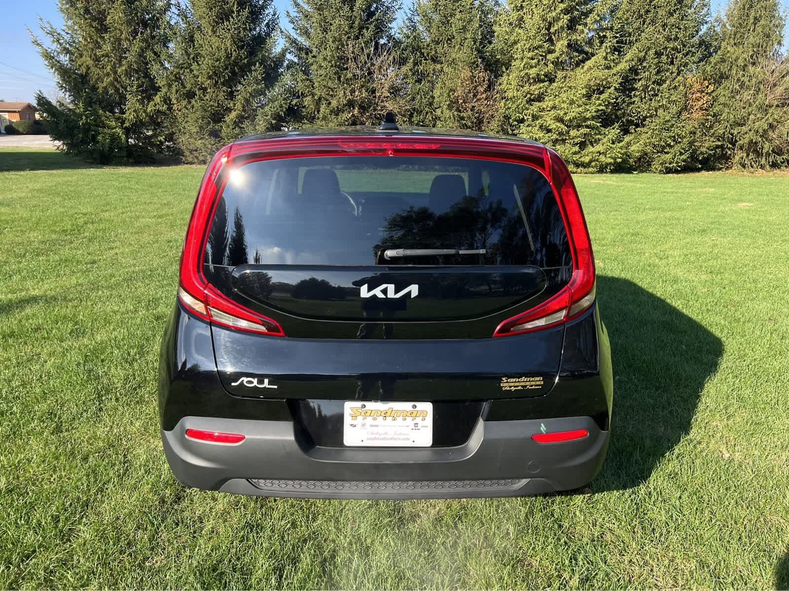 Used 2022 Kia Soul LX w/ Technology Package FWD image 4