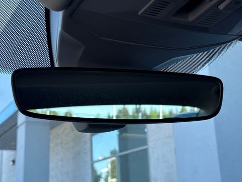 Used 2025 Volkswagen Jetta SE image 25