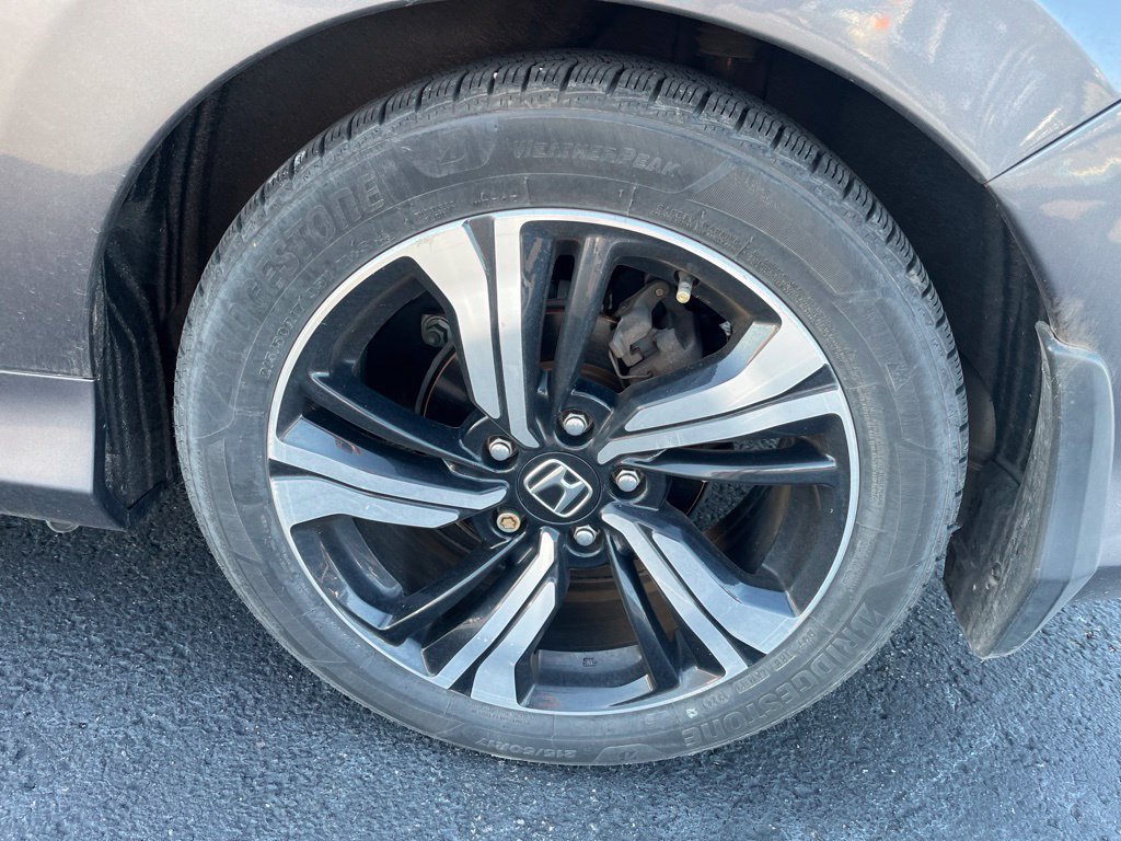 Used 2016 Honda Civic Touring image 10