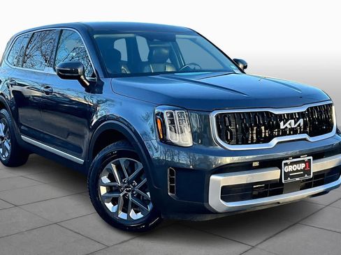 Used 2023 Kia Telluride LX image 2