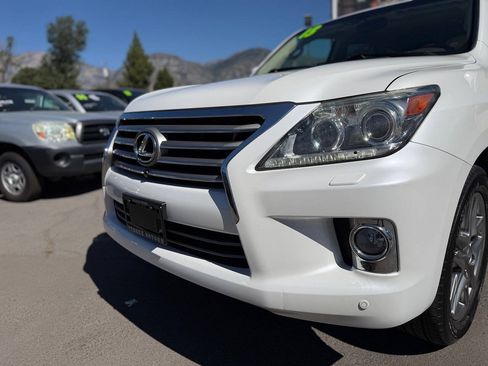 Used 2013 Lexus LX 570 4WD w/ Luxury Pkg image 20