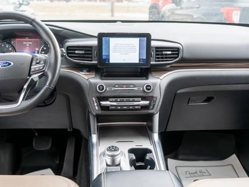 Used 2020 Ford Explorer Limited w/ Class III Trailer Tow Package image 17