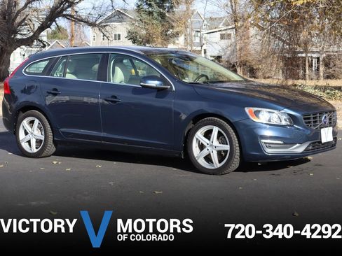Used 2015 Volvo V60 T5 Premier image 1