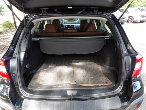 Used 2019 Subaru Outback 3.6R Touring AWD/4WD image 25