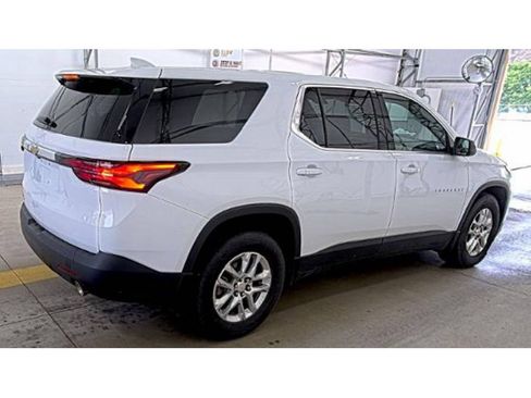 Used 2023 Chevrolet Traverse LS AWD/4WD image 4