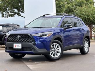 Used 2025 Toyota Corolla Cross LE image 1