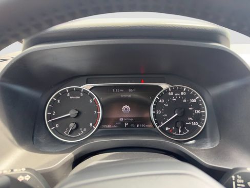Used 2025 Nissan Rogue SV AWD/4WD image 18