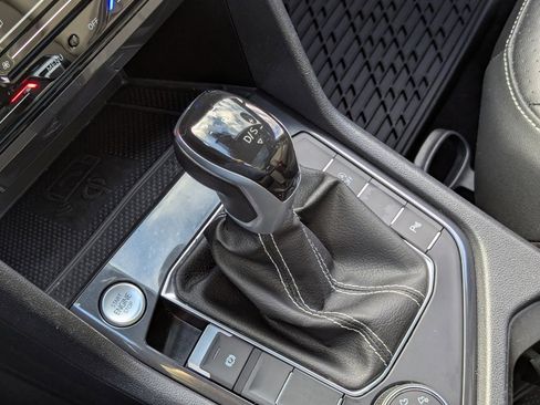 Certified 2023 Volkswagen Tiguan SE R-Line image 17