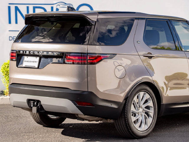 Used 2025 Land Rover Discovery S AWD/4WD image 7