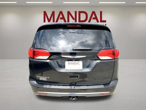 Used 2018 Chrysler Pacifica Touring-L Plus FWD image 6