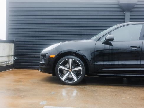 Certified 2026 Porsche Macan S AWD/4WD image 12