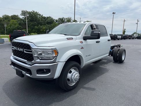 New 2024 RAM 4500 SLT w/ Quick Order Package 2YG SLT image 4