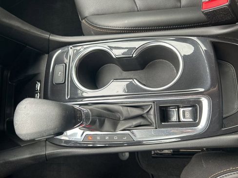 Used 2022 Chevrolet Equinox Premier image 18