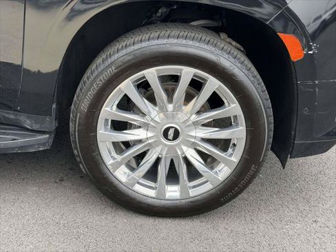 Used 2024 Cadillac Escalade ESV Premium Luxury AWD/4WD image 9