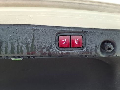 Used 2018 Mercedes-Benz E 300 image 12