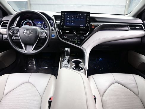Used 2022 Toyota Camry XLE FWD image 15