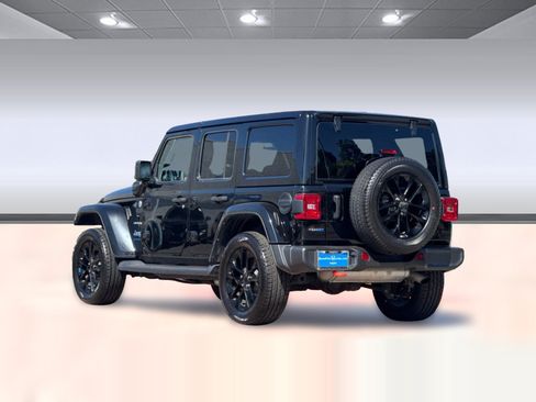 Used 2023 Jeep Wrangler Unlimited Sahara AWD/4WD image 3